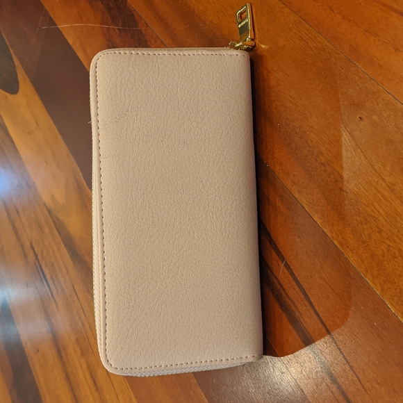 BEBE PALE PINK - GOLD - CRYSTAL STUDDED - RAISED LOGO - WALLET NEW WITHOUT … - Picture 2 of 4